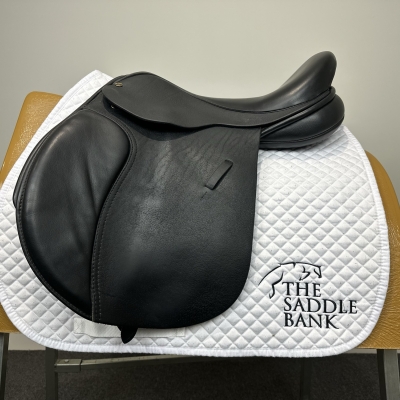 Image of 17.5 inch Black Country GP Event Black Medium Wide