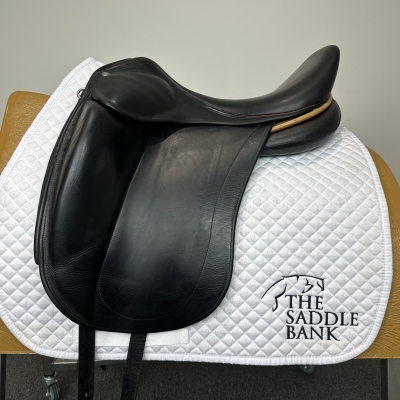 17 inch Childeric DSP Dressage Black Medium Wide Image of 17 inch Childeric DSP Dressage Black Medium Wide