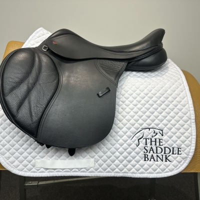16.5 inch Thorowgood T8 Pony Jump MPJ Black Adjustable Image of 16.5 inch Thorowgood T8 Pony Jump MPJ Black Adjustable