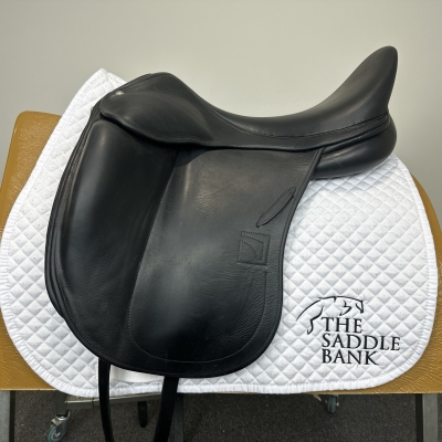 Image of 18 inch Childeric DSG Dressage Black Wide