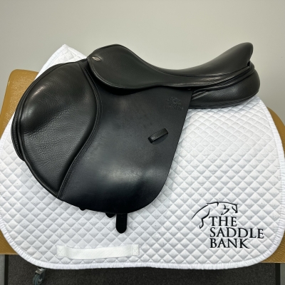 Image of 17 inch Fairfax Classic Cupped Flap Jump MJC Black Adjustable