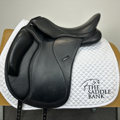 Image of 16.5 inch Cavaletti Collection Monoflap Dressage Black Adjustable