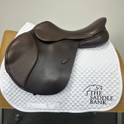 Image of 17 inch Fairfax Classic Cupped Flap Jump MJC Brown Adjustable