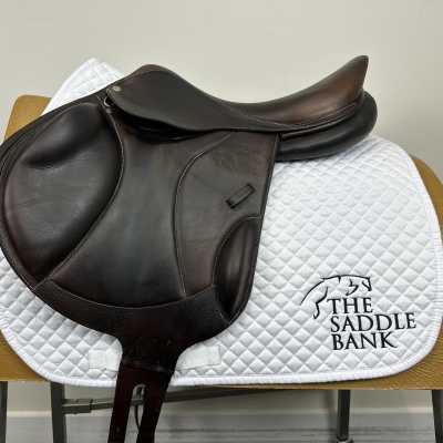 Image of 17 inch Voltaire Lexington Brown Medium Wide