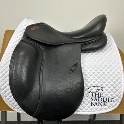 Image of 17.5 inch John Whitaker Harrogate Dressage Black Adjustable