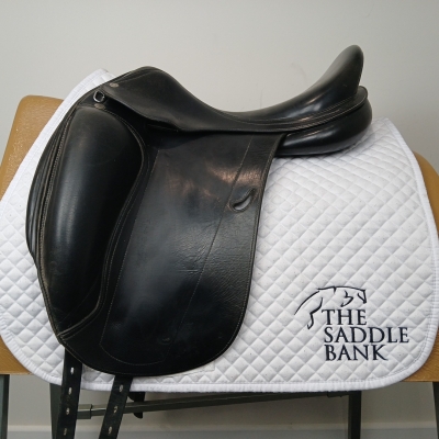 Image of 17 inch Equipe Emporio Dressage Black Medium