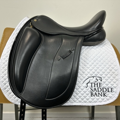 Image of 17.5 inch Black Country Adelinda (Classic Dressage Tree) Black Medium
