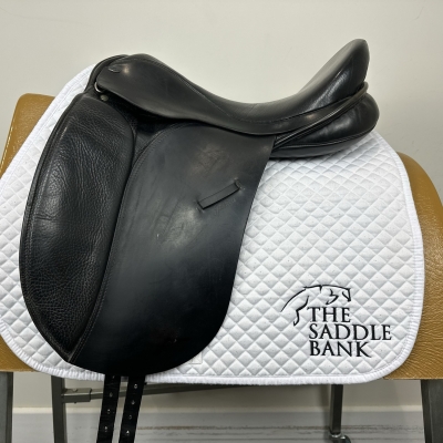 Image of 17.5 inch Ideal Jessica Dressage Black Medium Wide