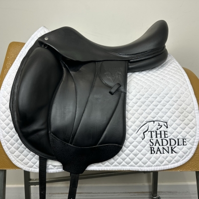 Image of 17.5 inch Voltaire Adelaide Black Medium Wide