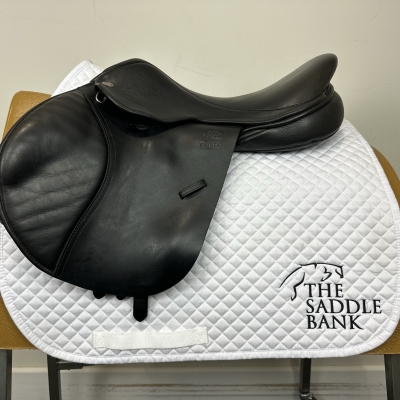 Image of 17 inch Fairfax Classic Cupped Flap Jump MJC Black Adjustable