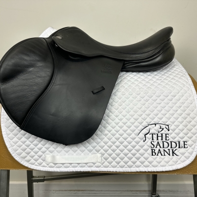 Image of 17.5 inch Fairfax Classic Cupped Flap Jump MJC Black Adjustable