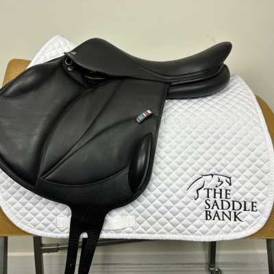 Image of 17 inch Voltaire Lexington Black Medium Wide