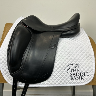 Image of 17 inch Equipe Emporio Monoflap Dressage Black Medium