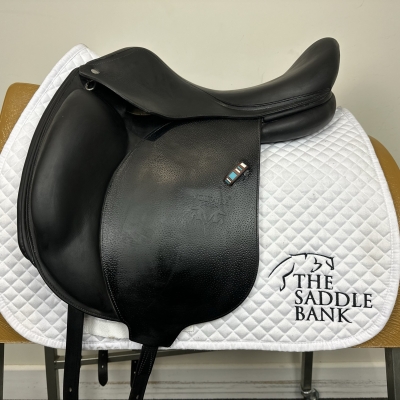 Image of 17.5 inch Voltaire Adelaide Black Medium Wide