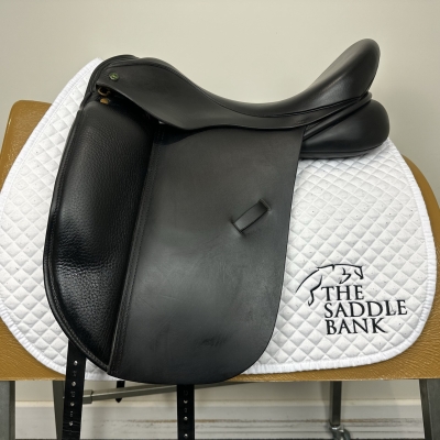 Image of 18 inch Ideal Suzannah Dressage Black Medium Wide