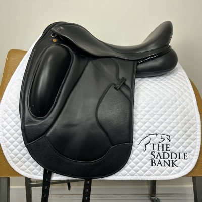 Image of 17.5 inch Ideal Olivia Dressage Black Medium Wide