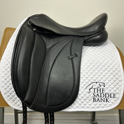 Image of 17.5 inch GFS Monarch Dressage Low Cantle S655 Black Adjustable