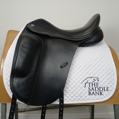 Image of 17.5 inch Fairfax Classic Cupped Flap Dressage MDC Black Adjustable