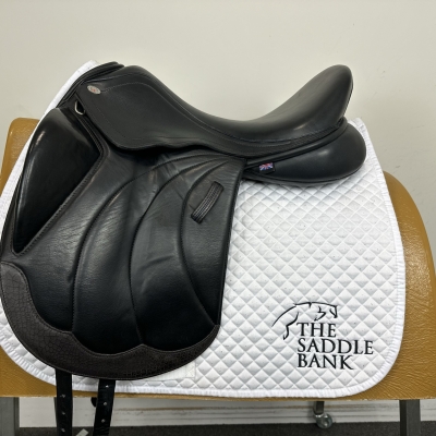 Image of 17.5 inch Winners Circle Monoflap Dressage Black Wide
