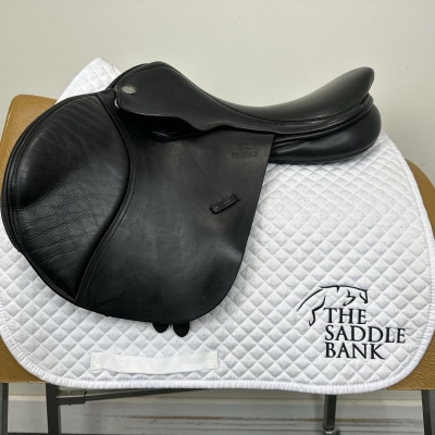 Image of 17 inch Fairfax Classic Cupped Flap Jump MJC Black Adjustable