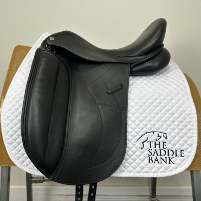 Image of 17.5 inch Jeffries Wembley Pro Dressage Black Adjustable