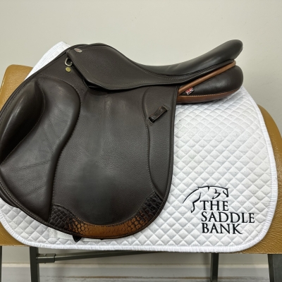 Image of 17.5 inch Winners Circle Jump Brown Medium Wide