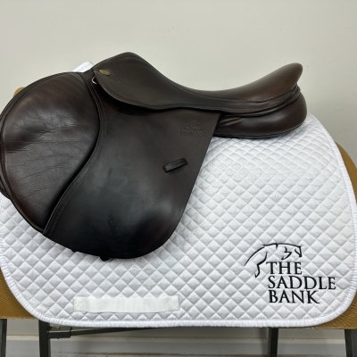 Image of 17 inch Fairfax Classic Cupped Flap Jump MJC Brown Adjustable