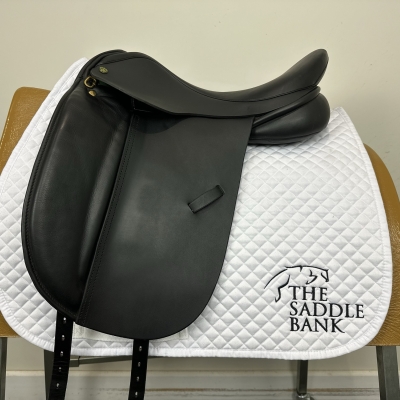 Image of 17 inch Ideal Stuttgart Dressage Black Medium Wide