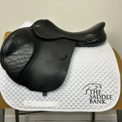 Image of 17.5 inch Fairfax Classic Cupped Flap Jump MJC Black Adjustable