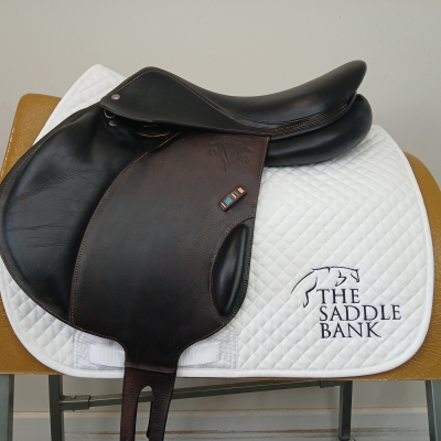 Image of 17 inch Voltaire Lexington Brown Medium Wide