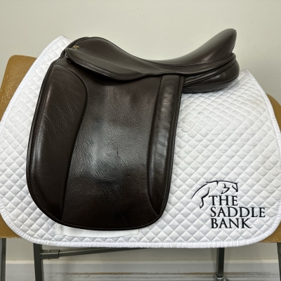 Image of 17 inch Black Country Classic Show Brown Medium Wide