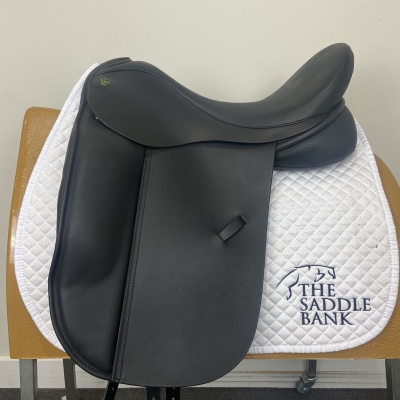 Image of 18 inch Ideal Suzannah Dressage Black Medium