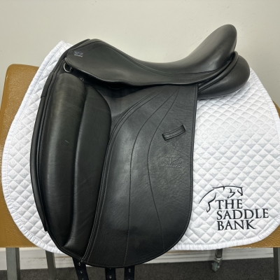 Image of 16.5 inch GFS Monarch Cob Dressage S656 Black Adjustable