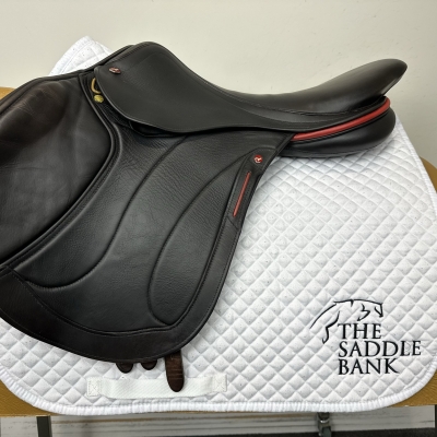 Image of 17.5 inch Albion Revelation Show Jump Black Medium Wide