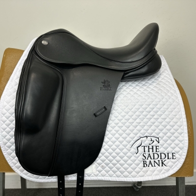 Image of 17 inch Fairfax Classic Cupped Flap Dressage MDC Black Adjustable