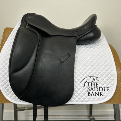 Image of 17.5 inch Ideal Tonishia Supreme Dressage Black Medium Wide