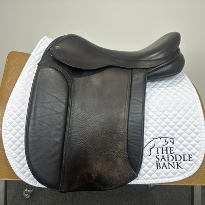 Image of 18 inch Black Country Classic Show Brown Medium Wide