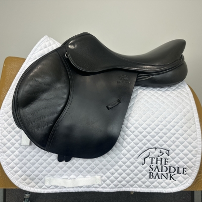 Image of 17 inch Fairfax Classic Cupped Flap Jump MJC Black Adjustable