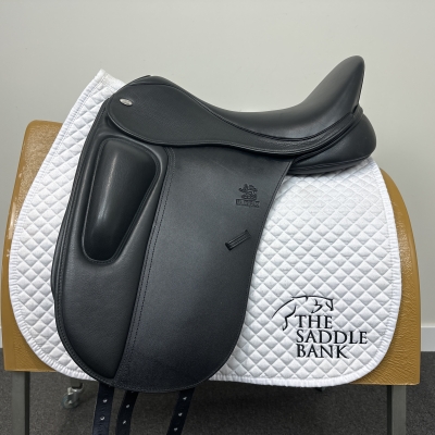 Image of 17.5 inch Fairfax Classic Monoflap Dressage Black Adjustable