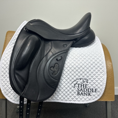 Image of 17 inch Fairfax World Class Dressage II Black Adjustable