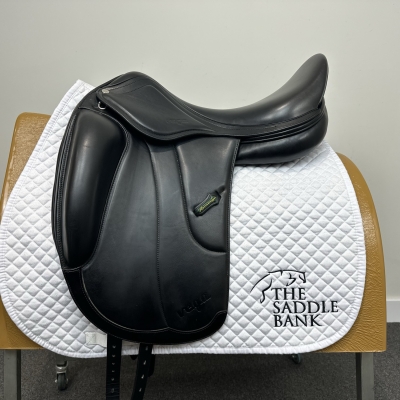 Image of 17.5 inch Amerigo Vega Dressage Black