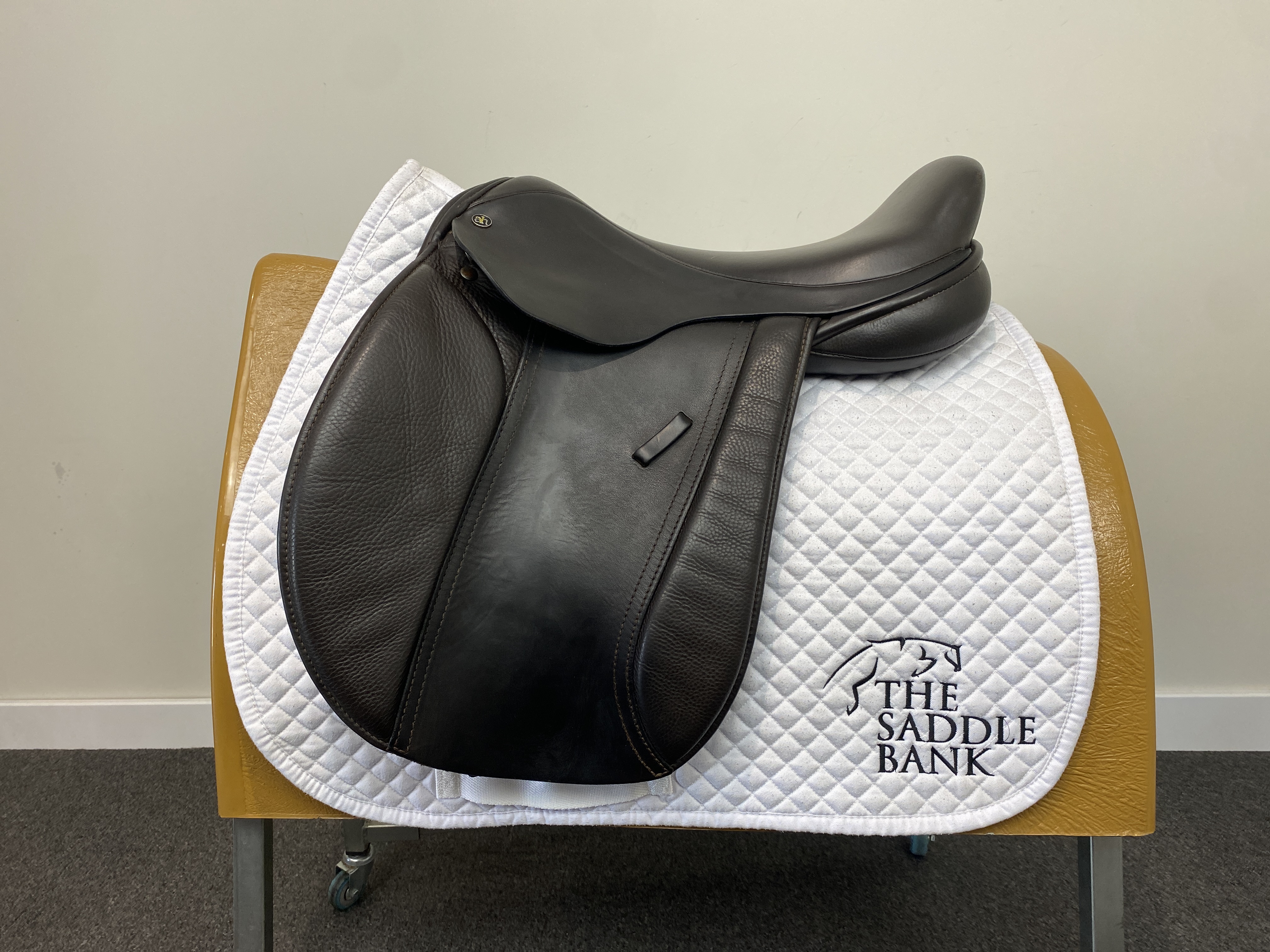 SADDLE PULL UP / COLLIER（BLACK） Andrea Hicks | The Saddle Bank