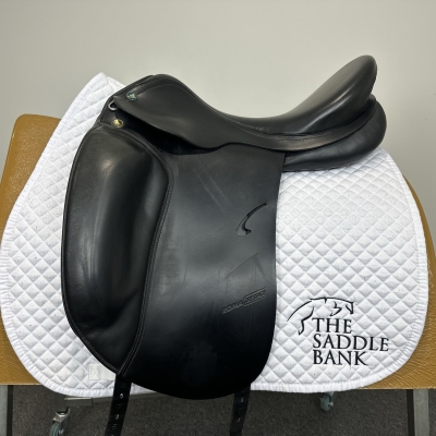 Image of 17 inch Prestige Roma Dressage Black Medium Wide