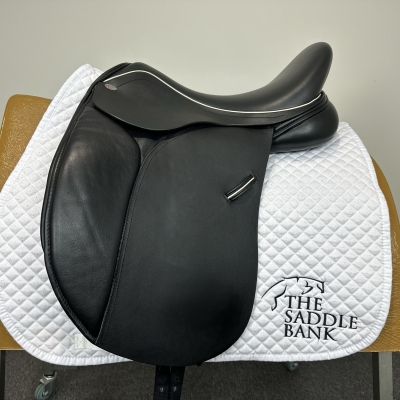 Image of 17 inch Winners Circle Dressage Black Wide