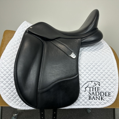 Image of 17.5 inch Bates Wide Dressage Opulence + Black Adjustable