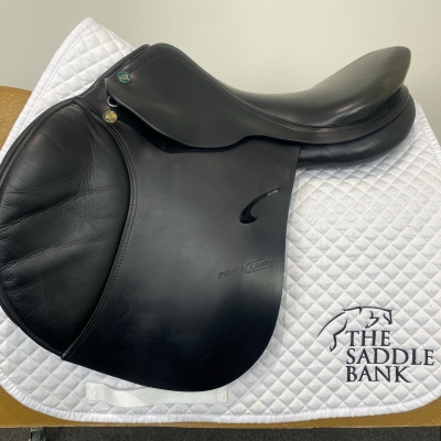 Image of 17 inch Prestige Roma Jump Black Medium Wide