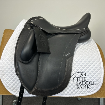 Image of 17.5 inch Loxley Dressage Monoflap Black Medium Wide