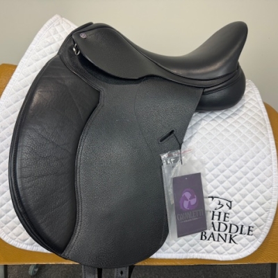 Image of 16 inch Cavaletti Collection Dual Flap Dressage Black Adjustable