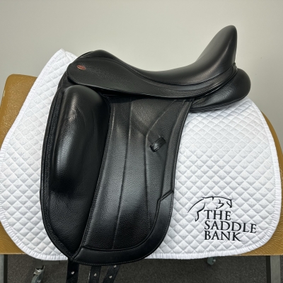 Image of 17 inch Kent and Masters Competition Series Monoflap Dressage Black Adjustable
