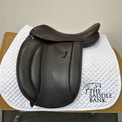 Image of 16.5 inch Andrea Hicks (AH) Traditional WH Brown Wide